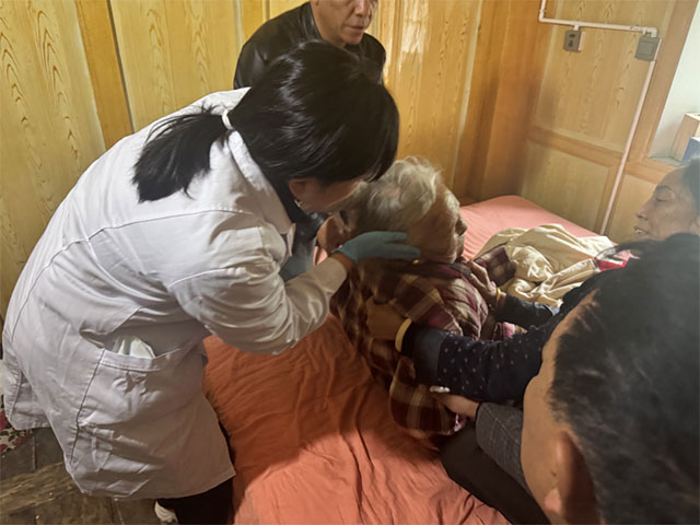 “快找刘鑫!”来自泸州的援藏护士,凭啥让稻城老乡念念不忘?(图2) 2.jpg