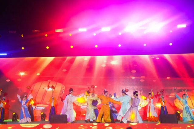 避暑新玩法!黄荆老林英雄会正式开启,夜游、泼水、电音、森林摇滚嗨玩一夏!(图7) 7.jpg
