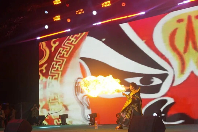 避暑新玩法!黄荆老林英雄会正式开启,夜游、泼水、电音、森林摇滚嗨玩一夏!(图11) 11.jpg