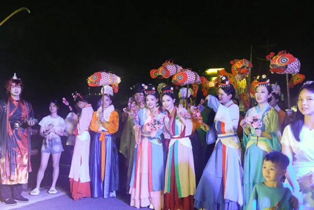 避暑新玩法!黄荆老林英雄会正式开启,夜游、泼水、电音、森林摇滚嗨玩一夏!(图16) 16.jpg