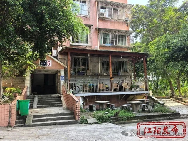 江阳区为85个老院子“梳洗换装”(图1) 1.jpg