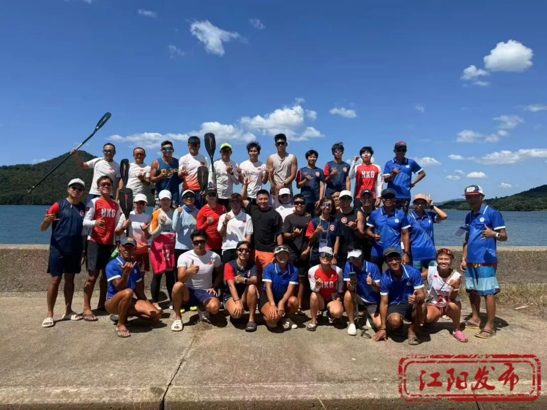 一金一银!泸州54岁“草根划手”勇闯亚锦赛(图8) 8.jpg