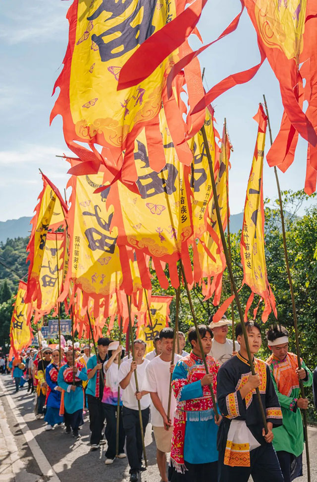 8.15开嗨!2026古蔺箭竹苗家风情节全攻略|民族团结大巡游、实景大剧、露天音乐会昼夜不打烊(图8) 8.jpg