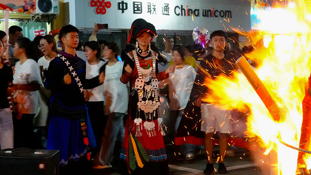 【远古神奇·火红石屏】2026古蔺石屏彝族火把节圆满收官(图5) 5.jpg