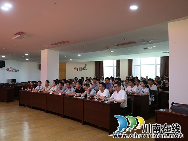 金秋助学·情满鱼塘┃龙马潭区鱼塘街道圆满举办2026年度捐资助学活动(图2) IMG_4979.jpg