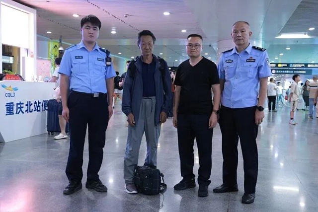 只为雇主一句嘱托,内江大哥独自在深山看守偏僻老宅,近乎与世隔绝生活20余年,今年63岁的他终于回家了(图1) 大1.jpg
