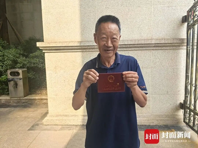 只为雇主一句嘱托,内江大哥独自在深山看守偏僻老宅,近乎与世隔绝生活20余年,今年63岁的他终于回家了(图5) 大5.jpg