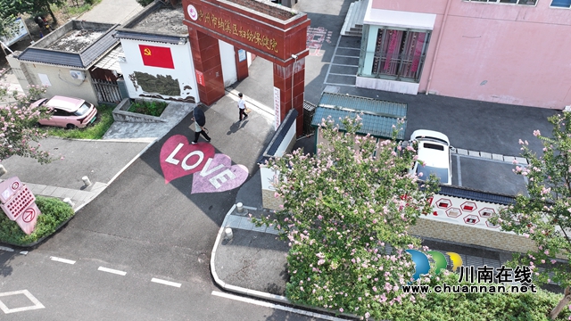 纳溪:紫薇盛放 四季繁花装点美丽城市(图1) 花1.jpg