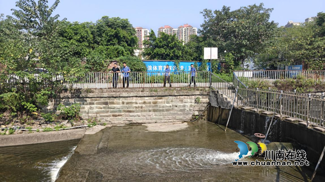 龙马潭区:排查排水隐患 护航平安度汛(图2) 安2.png