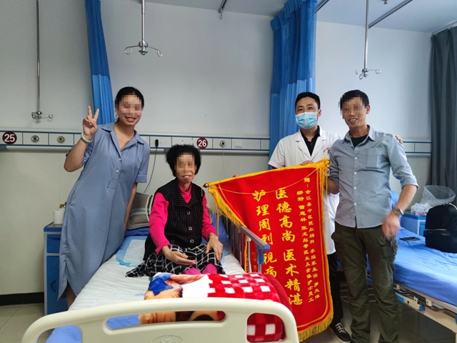 医者仁心,“肠”治久安——记合江县中医医院肛肠科主任李焰军(图3) 李3.jpg