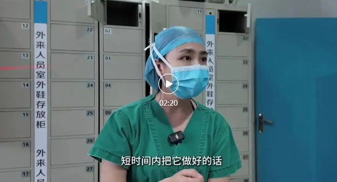 还没下刀,子宫里突然伸出一只小手!(图1) 开刀1.png