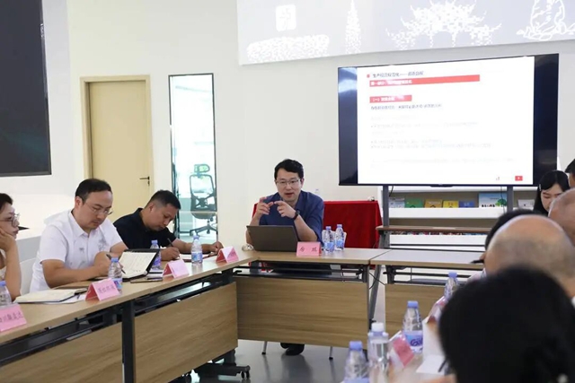 泸州高新区:是培训更是陪跑!临港企业服务讲坛助企提质增效(图2) 高2.jpg