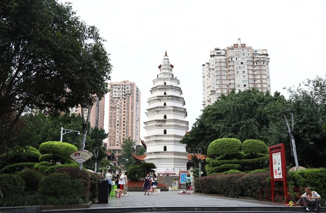泸州白塔广场改造进入拆除清理阶段(图5) 拆5.jpg