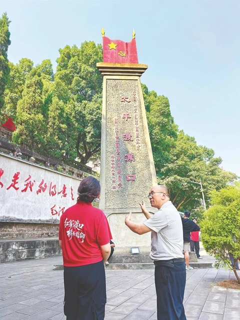爆火电影原景地:打折!1200000人涌入......(图3) 胡3.jpg