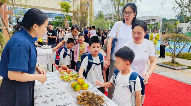 投送成功!江阳开学名场面来了(图11) 11.jpg