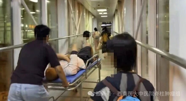 泸州医生痛得躺在高铁过道上!含泪提醒!(图4) 痛4.jpg