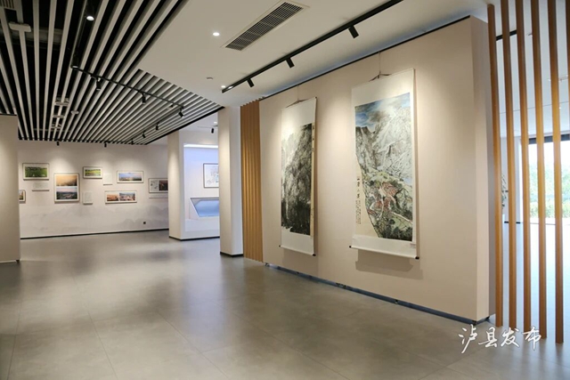 就在泸县诗书画院!55幅写生作品定格龙城风景(图6) 6.jpg
