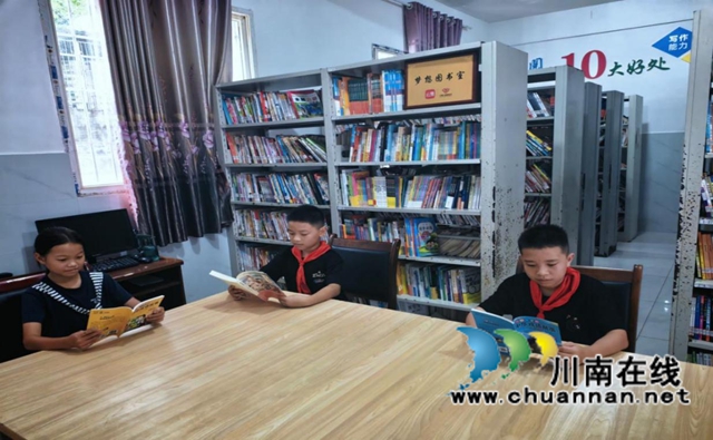 书香援川筑梦想 东西协作暖童心|云集公益基金会爱心捐书助力叙永民族教育发展(图3) 书3.jpg
