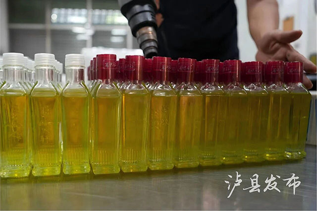 一滴就上头的“灵魂调料”!泸县这瓶调味料年产值近千万(图3) 3.jpg