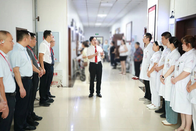 合江县中医医院便秘治疗中心揭牌开诊(图2) 2.jpg