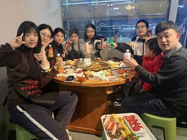 酒城良师 | 唐旭:以爱为桨,陪少年乘风破浪(图2) 2.jpg