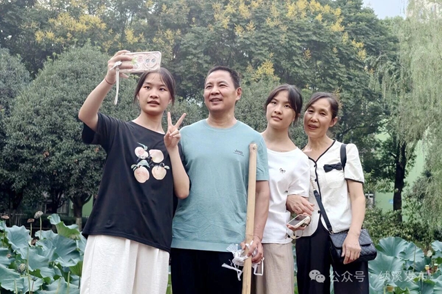 火遍全网的“扁担爸爸”找到了,来自纳溪(图13) 父13.jpg
