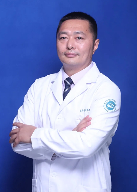 男子遭高压电击,从6米高处坠落,身体焦黑溃烂(图13) 电14.jpg
