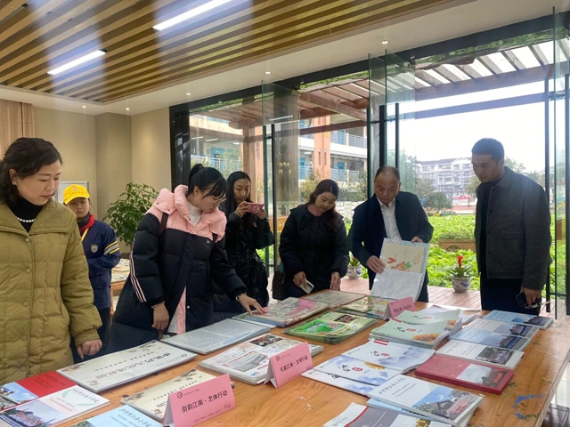 酒城良师 | 陈友清:深耕课程沃土,共绘育人繁花(图4) 陈4.jpg