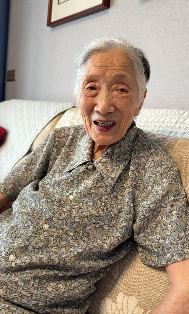 98岁全国名中医孙同郊教授: 就算看不清,她用两个放大镜,仍坚持学习(图8) 8.jpg