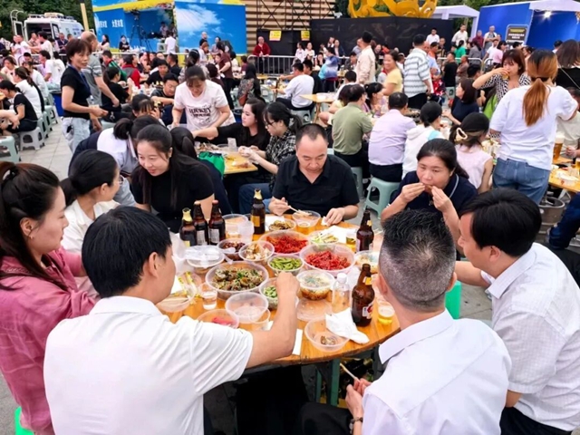 9天不打烊!泸县丰收节夜市开摊,满满本土丰收味道等你来尝(图2) 1.jpg