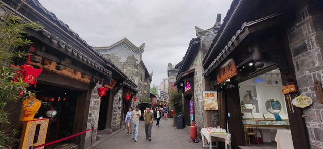 横店NPC空降宜宾!金华宜宾组CP同台“邀客”(图12) 12.jpg