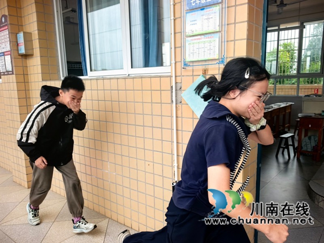疏散现场1.jpg