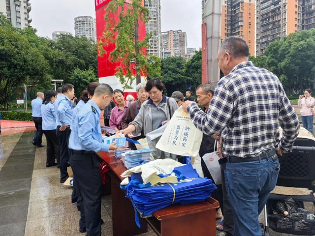 泸州市市场监管局启动2026年药品安全宣传周活动(图2) 民2.jpg