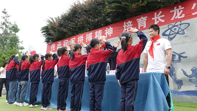 古蔺石屏:三个世界冠军到村小来上课(图3) 3.jpg