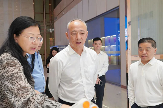 省卫健委副主任田兴军一行莅临核奥低氘水调研指导(图4) 4.jpg