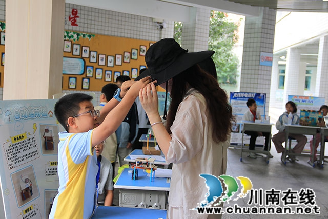 活动现场-(1).jpg