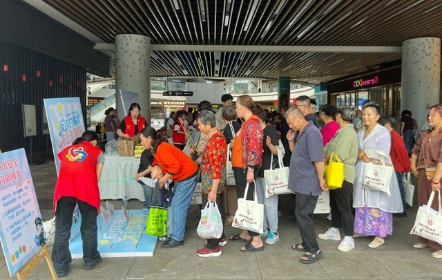 网安护航巾帼行丨泸州市妇联开展2026年国家网络安全宣传周系列活动(图3) 3.jpg