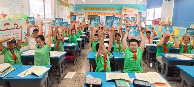 酒城良师 | 杜梦玲:5年,100万字,记录孩子们的成长(图2) 杜2.jpg