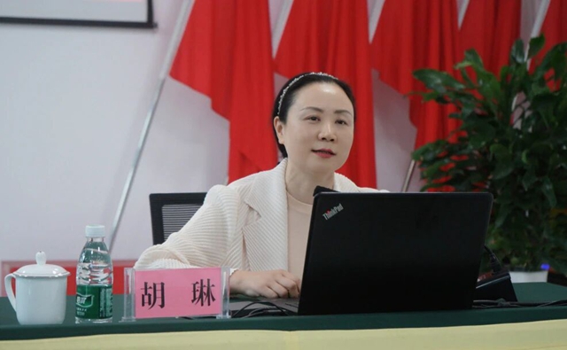 红色方向盘|泸州公交集团第三期“公交组工讲堂”如期开班(图2) 红2.jpg