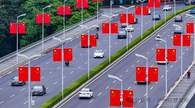 氛围感拉满!泸州这些桥上,满眼“中国红”(图1) 1.jpg