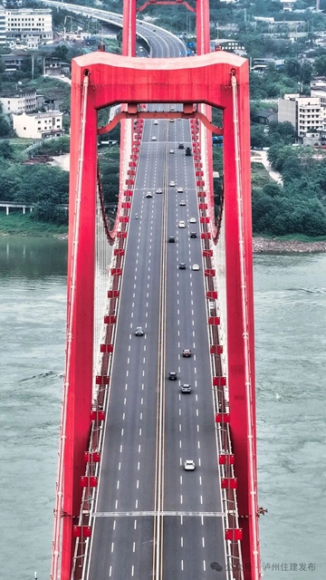 氛围感拉满!泸州这些桥上,满眼“中国红”(图4) 4.jpg