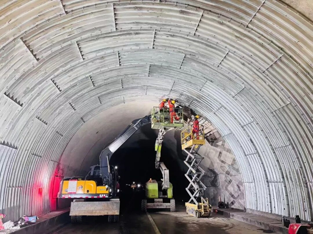 G76厦蓉高速公路隆昌至赤水段安全韧性提升隧道工程圆满完成(图1) 公路1.jpg