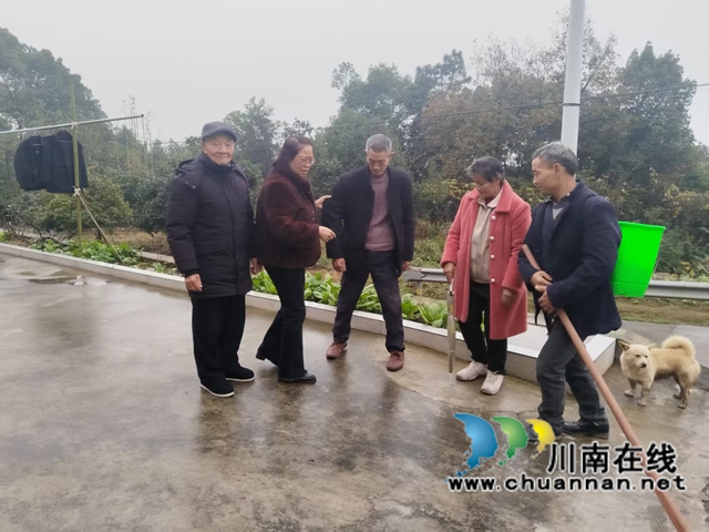 银发丹心映党徽 跨界融合建新功——记泸县立石镇、重庆永川区吉安镇“立吉老党员工作室”(图9) 调解纠纷.jpg
