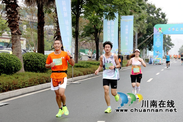 选手跑步中.JPG