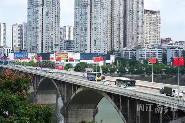 节庆氛围拉满!甜城内江盛装“上线”(图6) 内江6.jpg