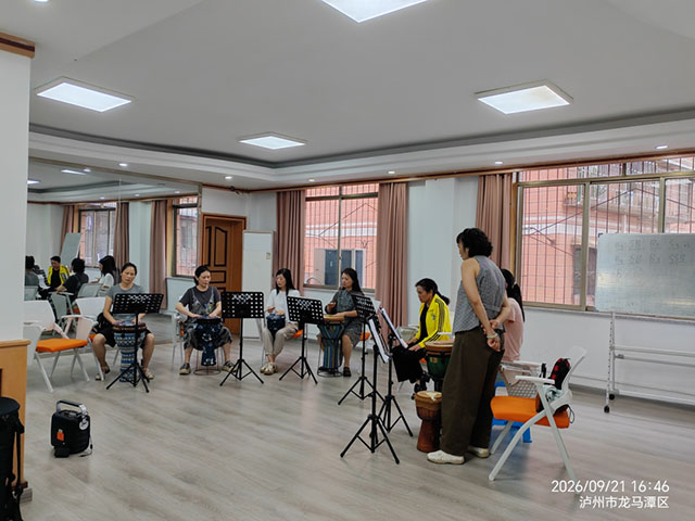 龙马潭区鱼塘街道云华山社区老年学校开班典礼暨中秋国庆文艺演出圆满举行(图4) 4.jpg