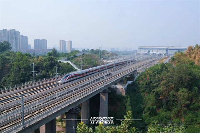 国庆假期,泸州⇌成都加开多趟列车(图1) 列车1.jpg