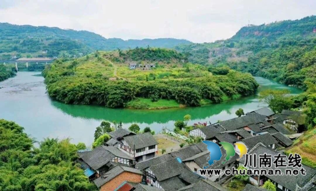 一筏摇碧水 万景富山乡——从永宁河竹筏看水务文旅融合的生动实践(图4) 4.jpg