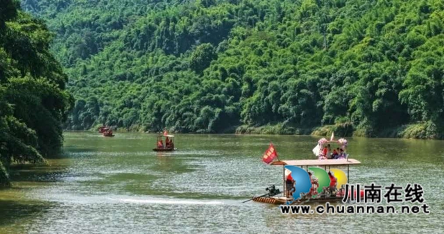 一筏摇碧水 万景富山乡——从永宁河竹筏看水务文旅融合的生动实践(图5) 5.jpg