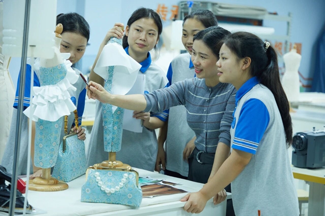 再获金奖!泸州市中职教育以赛促教结硕果(图1) 职1.jpg